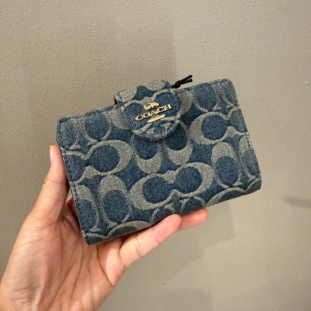 New‼️Coach Medium Corner Zip Wallet Cotton Denim CFX33 Gold/Denim